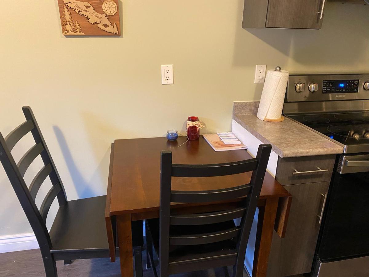 1 Bedroom Suite In Langford. Victoria Exterior foto